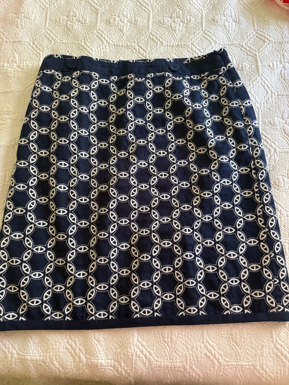 Ann Taylor Navy Skirt with White Chain-Link Pattern
